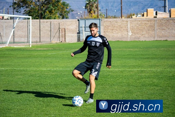 滕哈格赛后回应曼联惨败曼城更衣室矛盾浮出水面